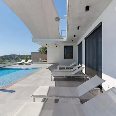Villa Style Sea Views Pool Sleeps 12